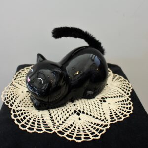 Μαύρη γάτα αλλά γούρικη, για αποταμίευση