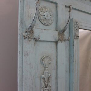 Σκαλιστά διακοσμητικά & μπρούτζινοι πατιναρισμένοι γάντζοι