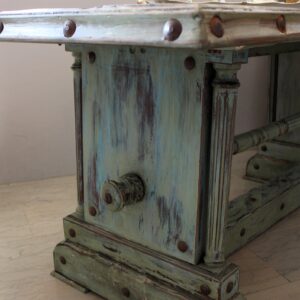 Ιδιαίτερες αποχρώσεις γαλαζοπράσινης πατίνας
